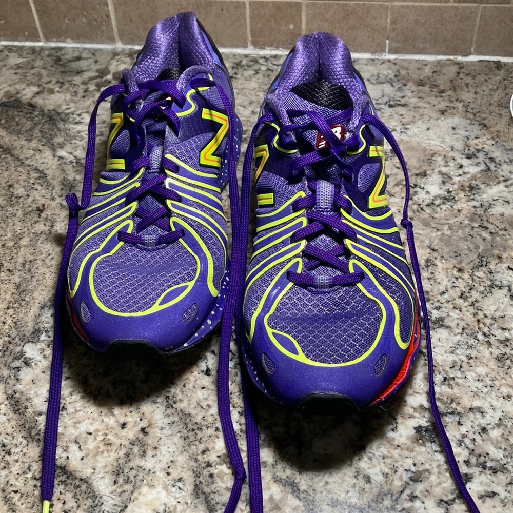 New Balance 890v3 Women’s Sneakers Sz 9 Pre-owned  Purple Glow in the Dark
